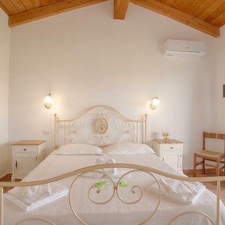Agriturismo Mieleamaro Olbia Exterior foto
