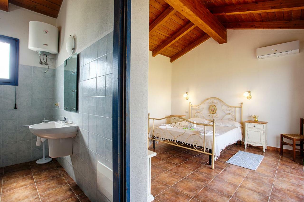 Agriturismo Mieleamaro Olbia Exterior foto