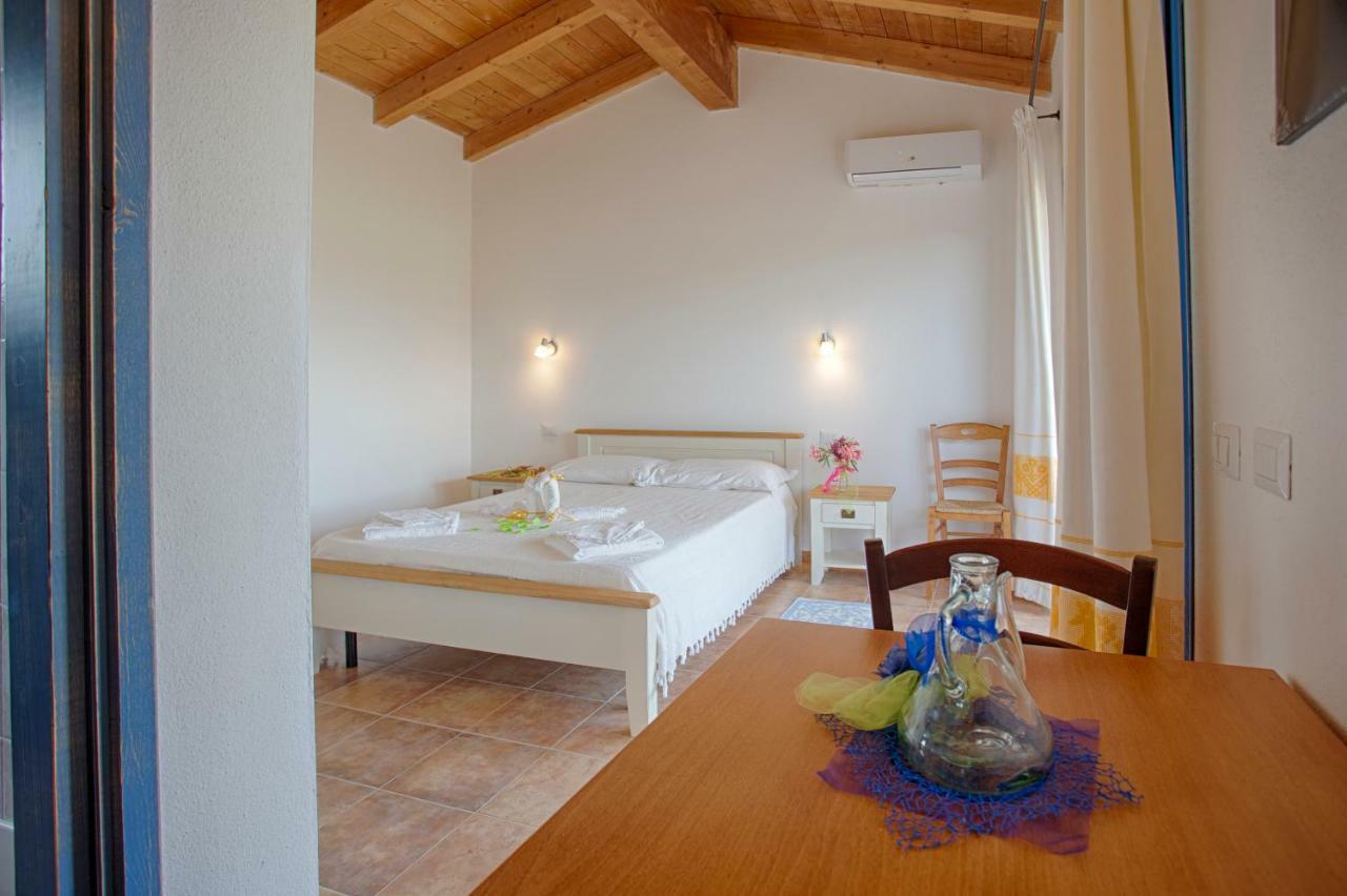 Agriturismo Mieleamaro Olbia Exterior foto