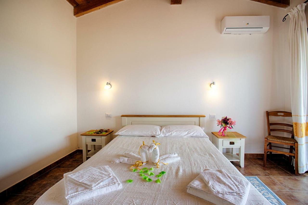 Agriturismo Mieleamaro Olbia Exterior foto